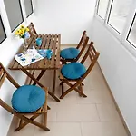 Lovely 2 Bedroom Apartment Near Old Town